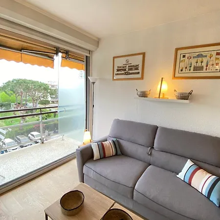 Lovely 4-person - Pool And Sea 아파트